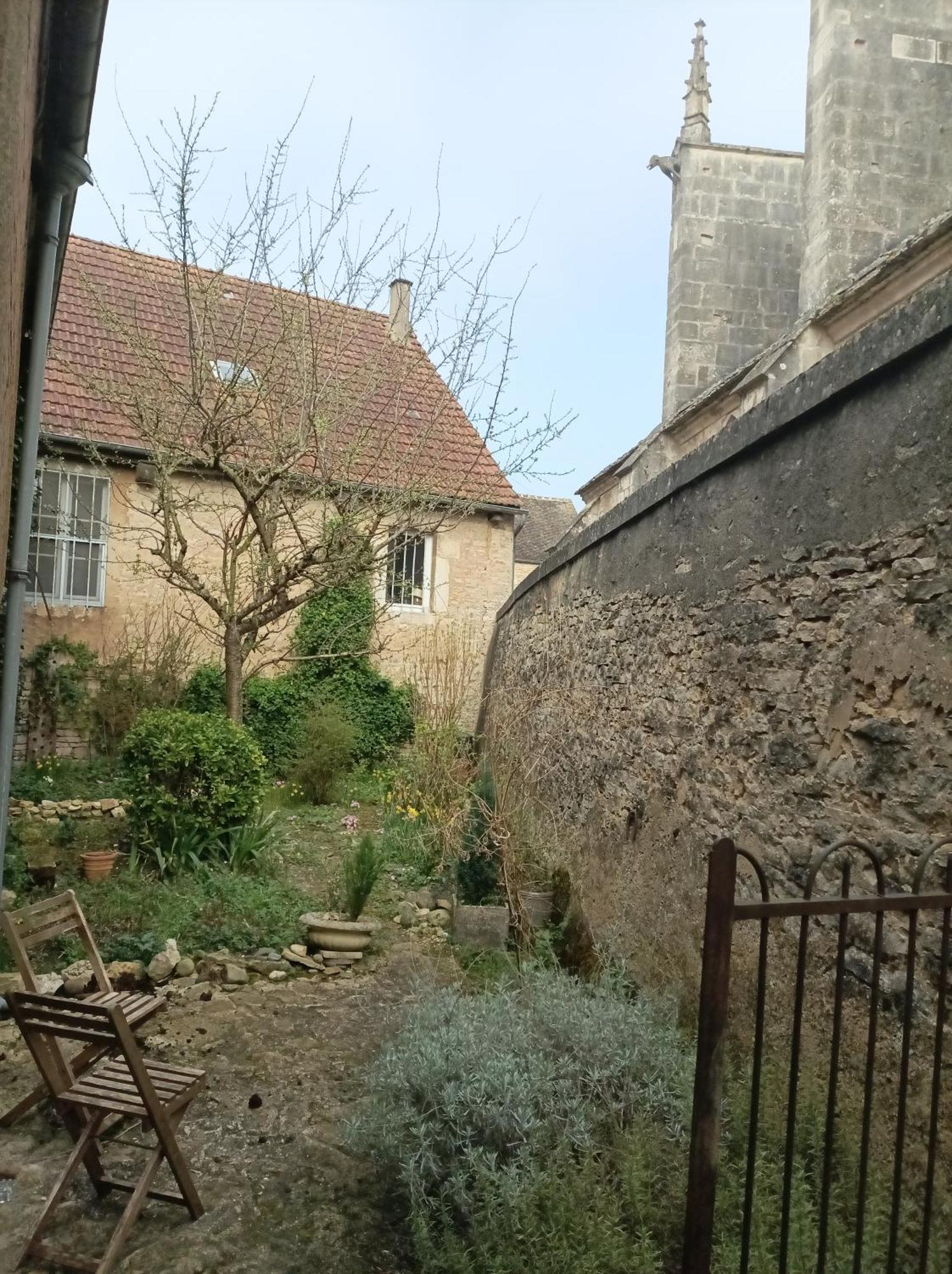 Bed and Breakfast Le Tabellion Noyers-sur-Serein Exteriér fotografie